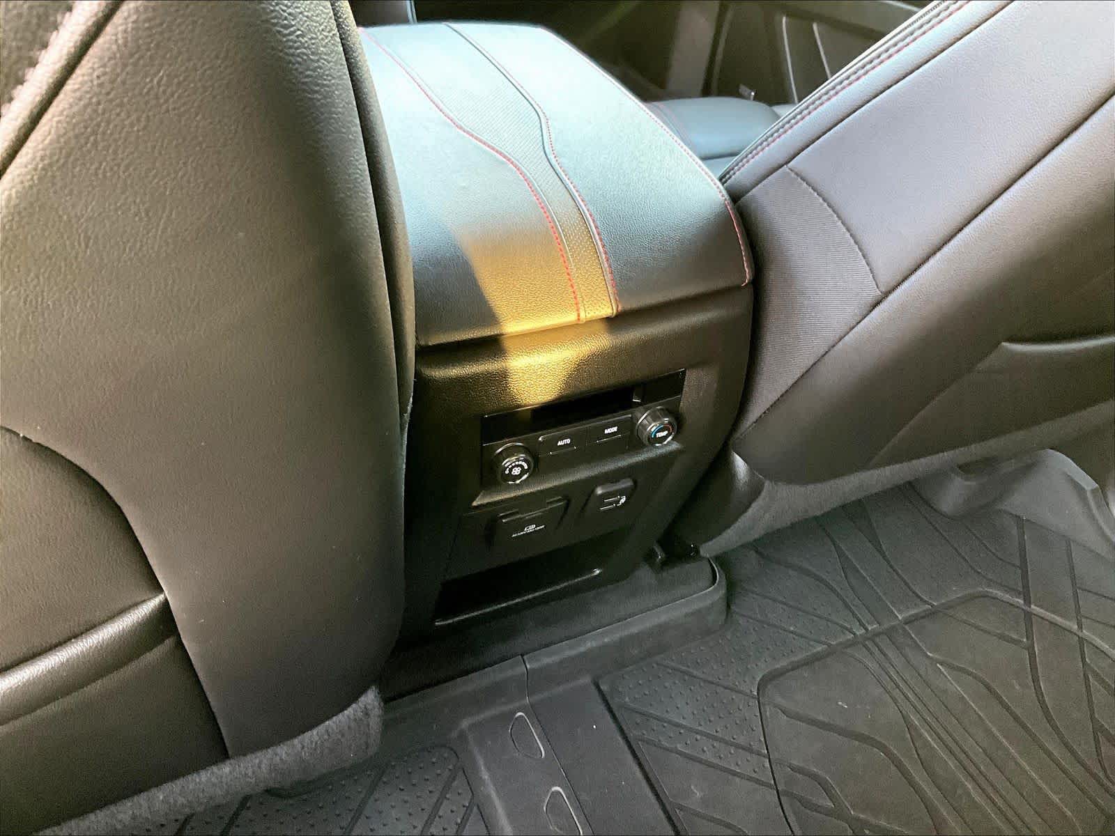 2023 Chevrolet Traverse RS - Photo 28