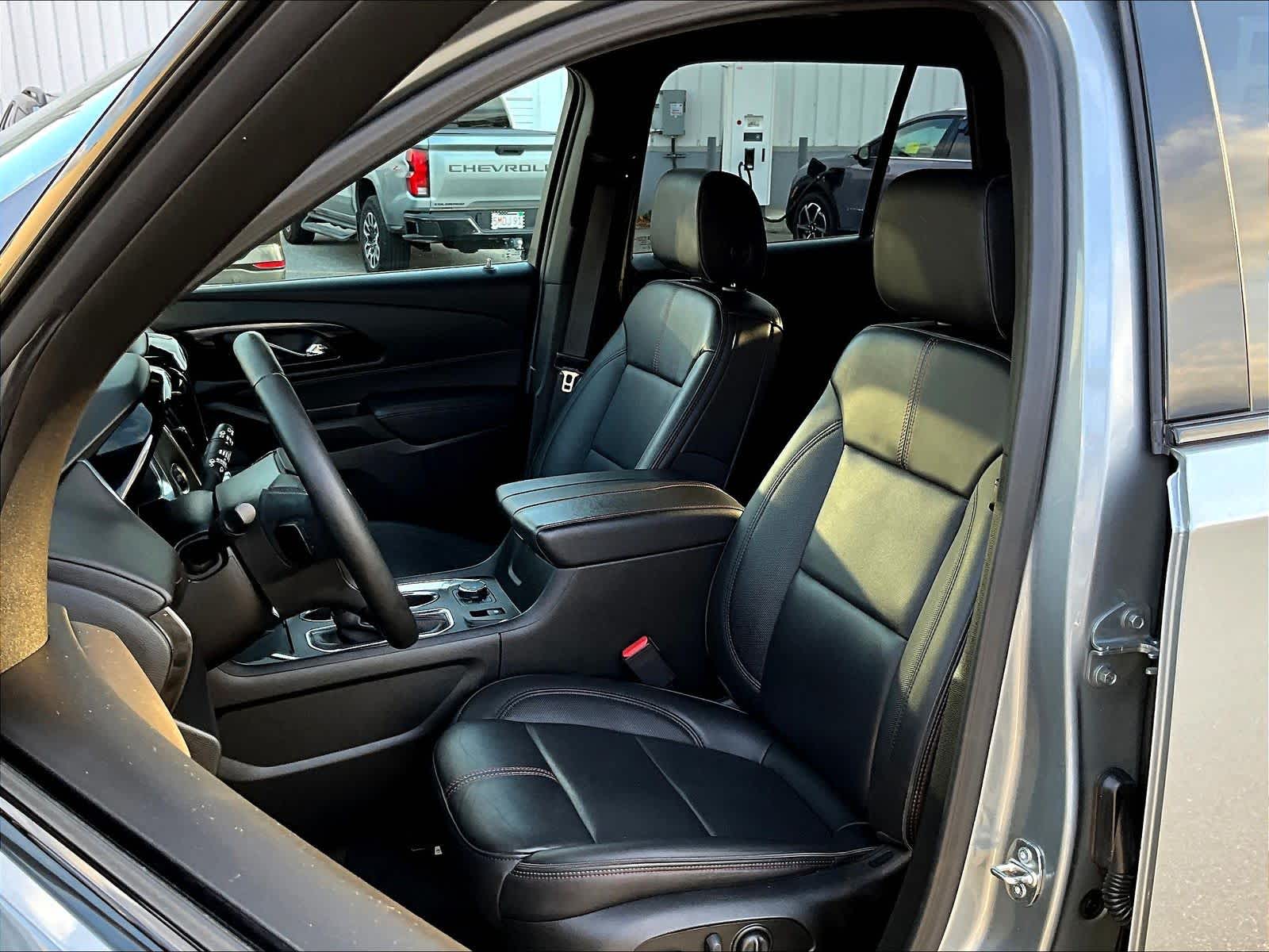 2023 Chevrolet Traverse RS - Photo 10