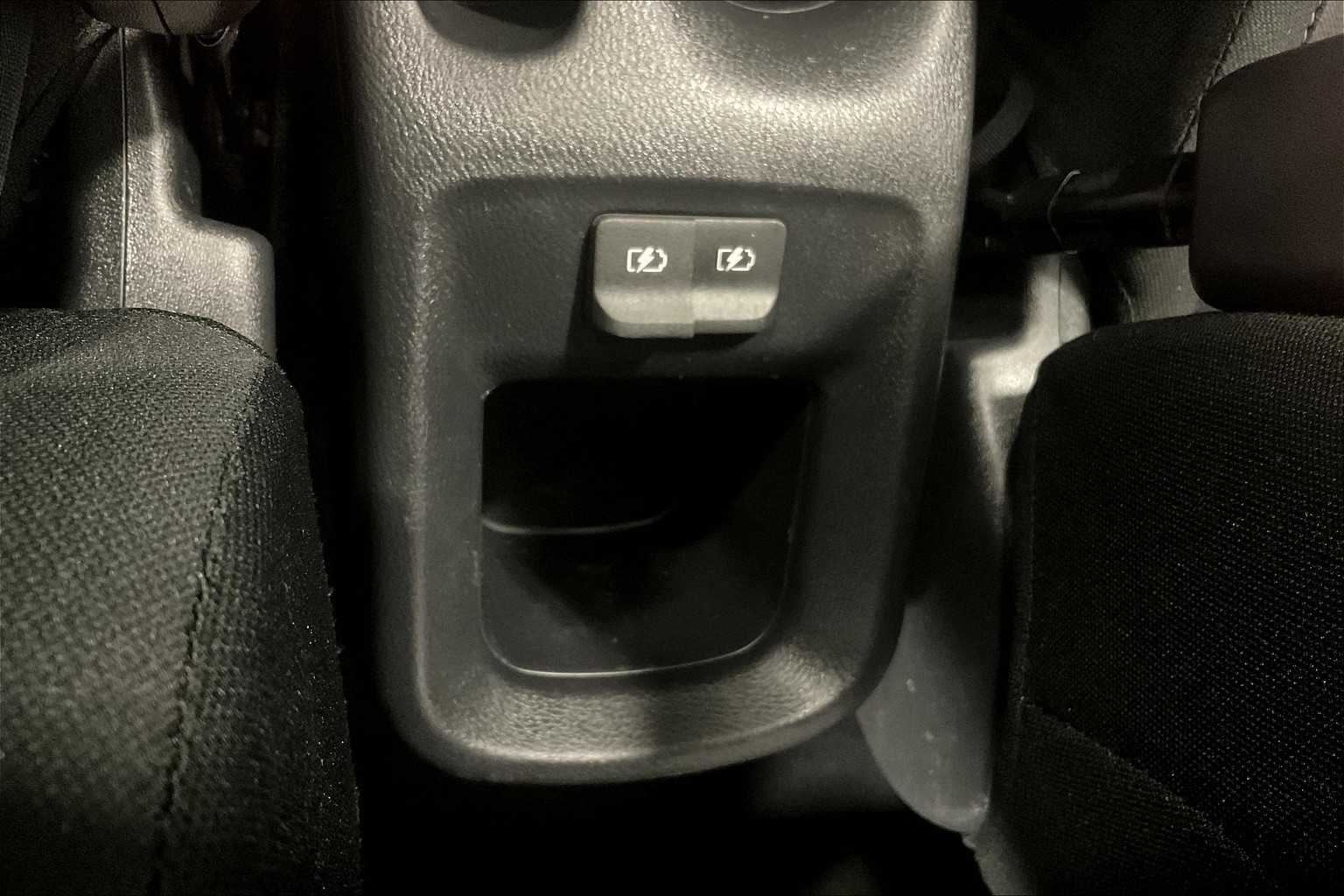 2020 Nissan Kicks S - Photo 27