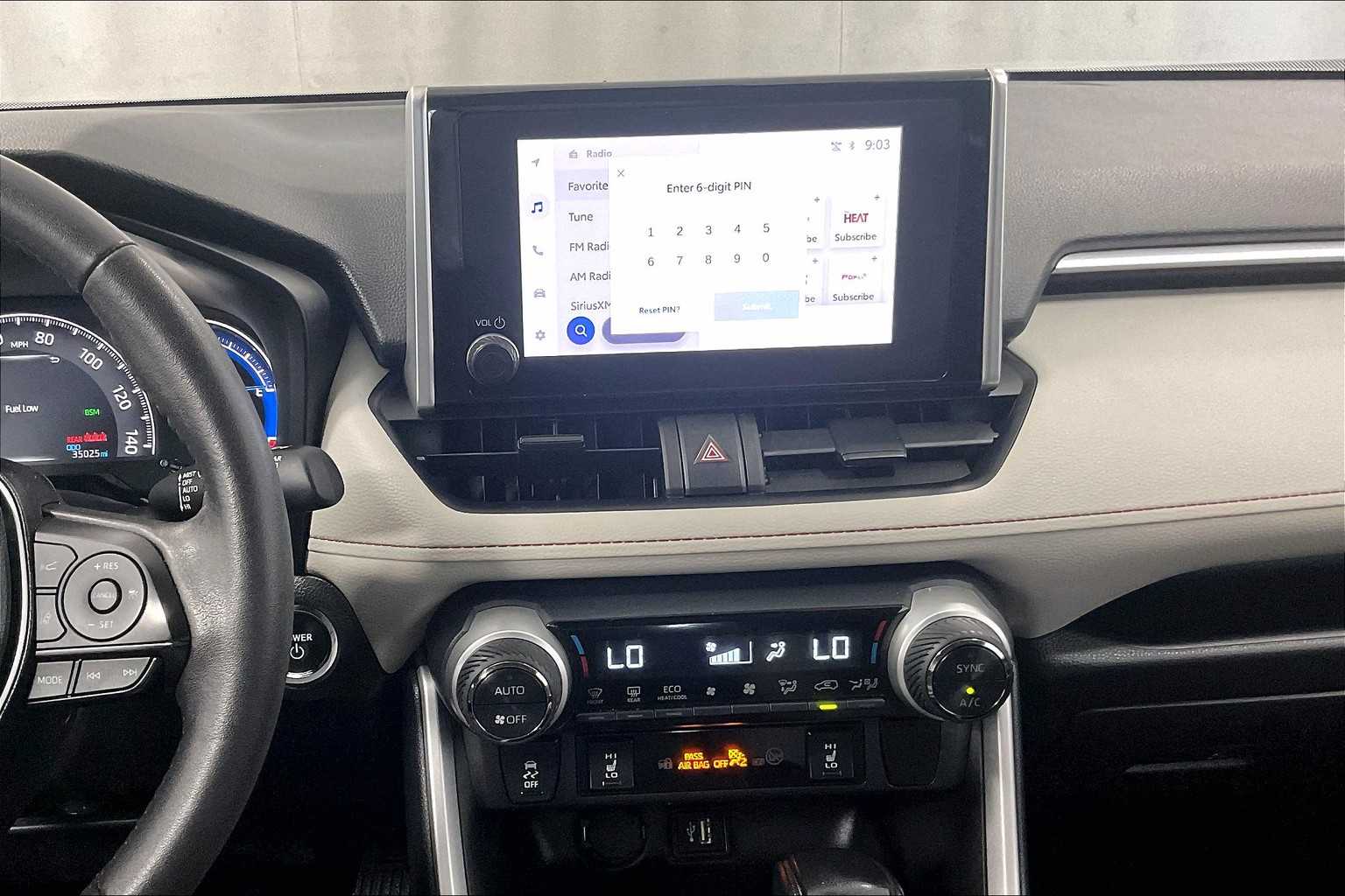 2024 Toyota RAV4 Hybrid XLE - Photo 18