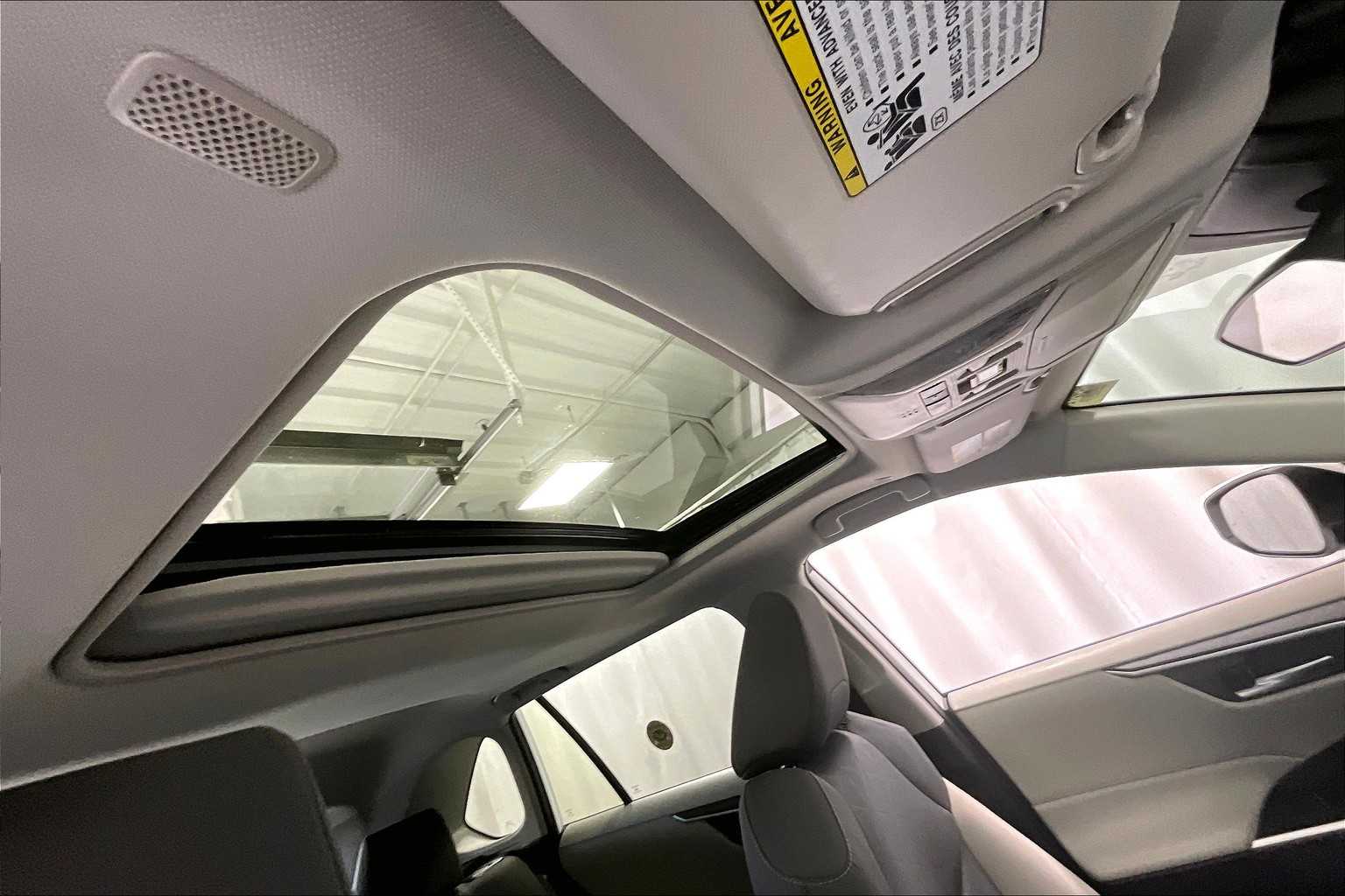 2024 Toyota RAV4 Hybrid XLE - Photo 22