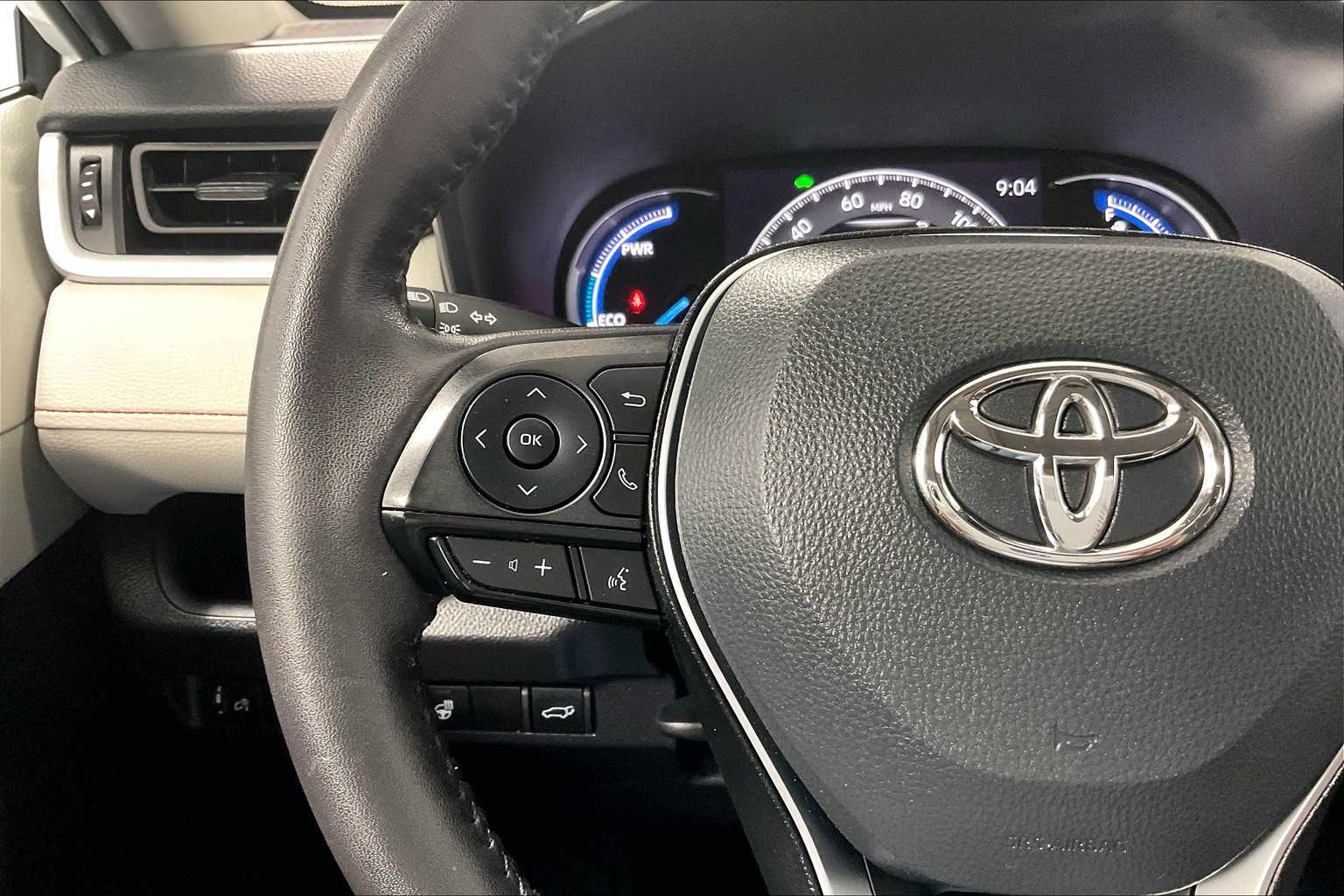 2024 Toyota RAV4 Hybrid XLE - Photo 23