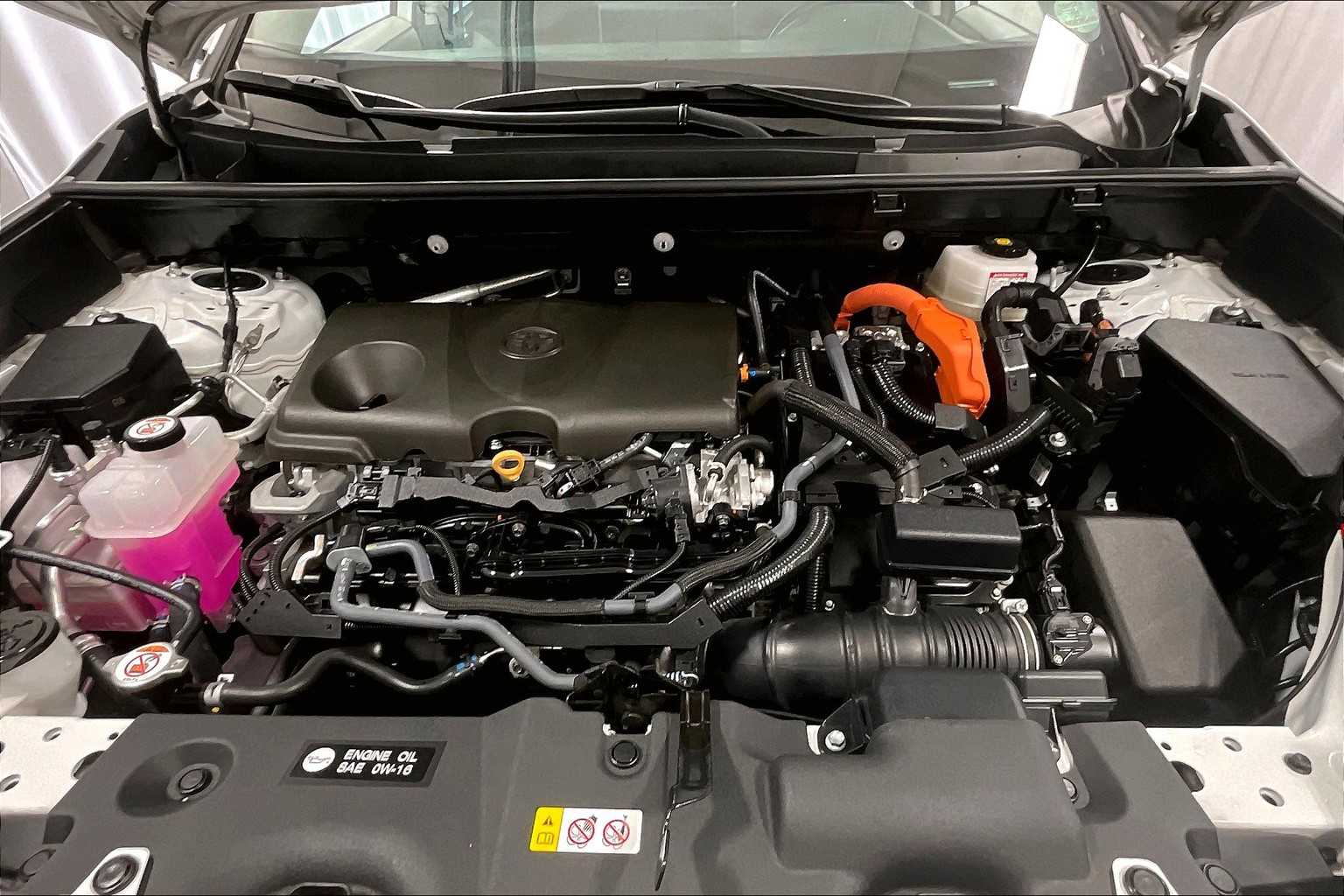 2024 Toyota RAV4 Hybrid XLE - Photo 30