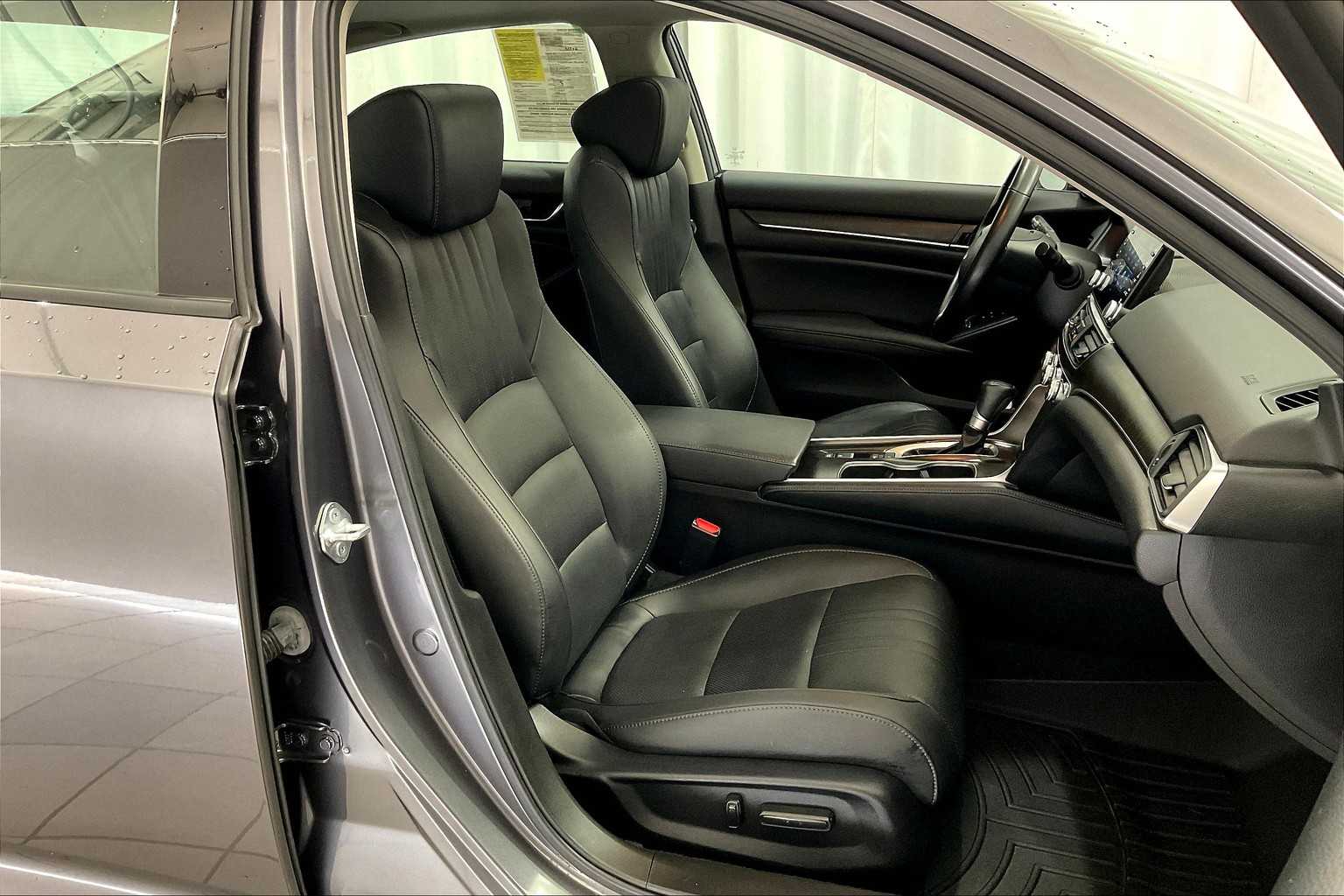 2021 Honda Accord EX-L - Photo 11