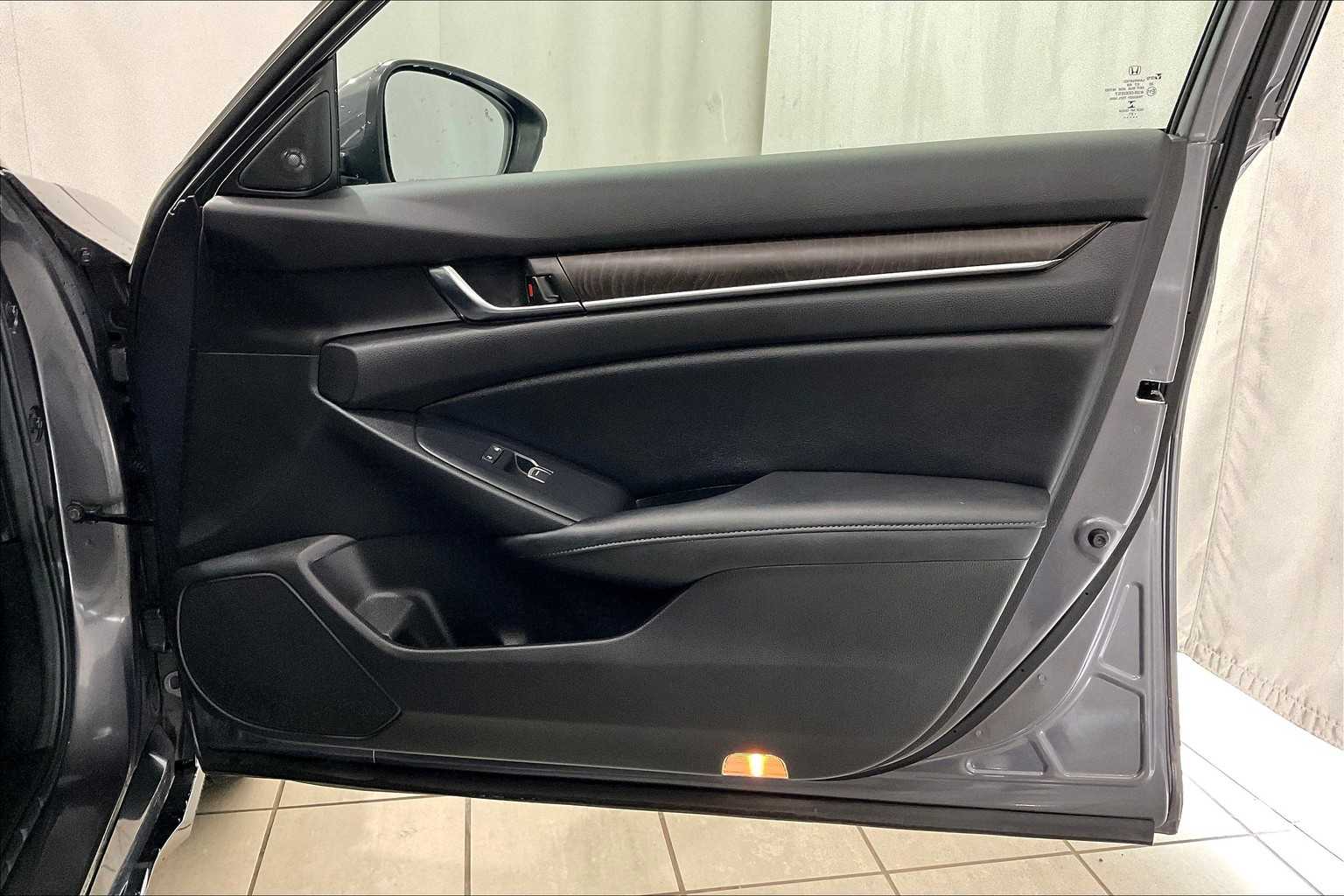 2021 Honda Accord EX-L - Photo 12