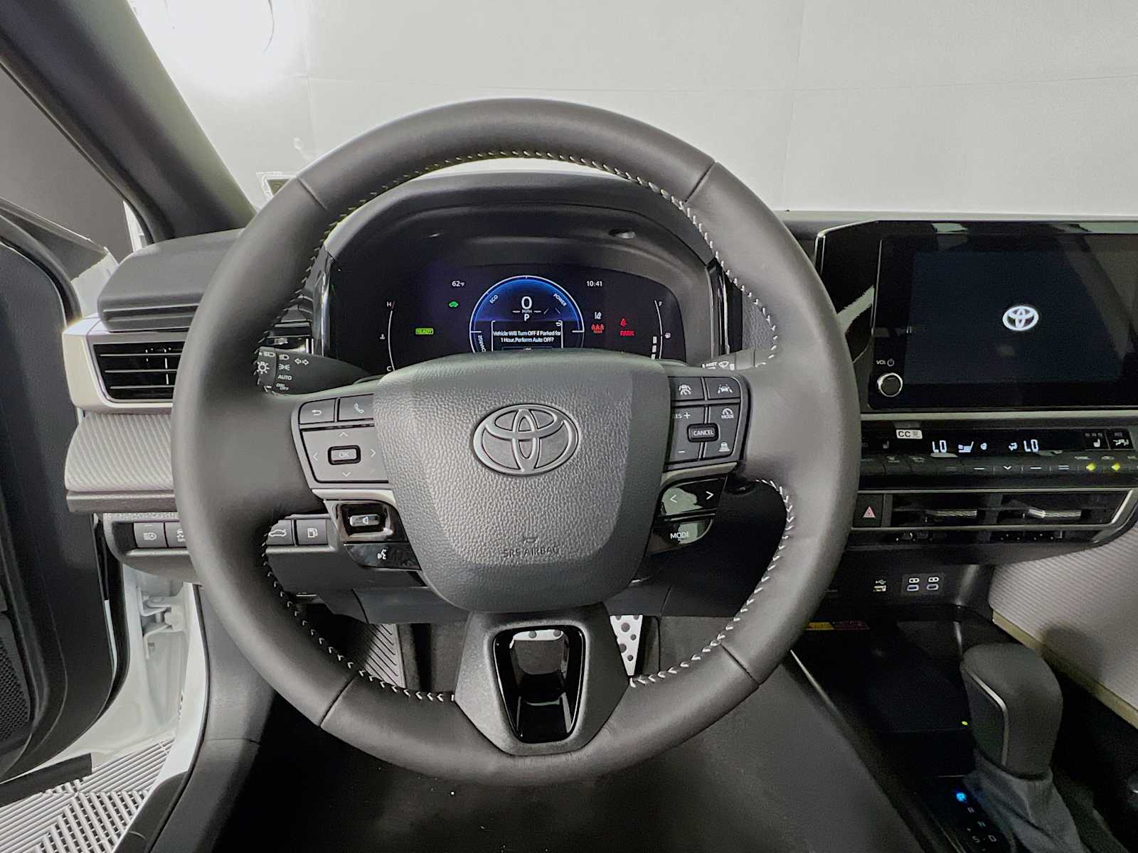 2025 Toyota Camry SE - Photo 7