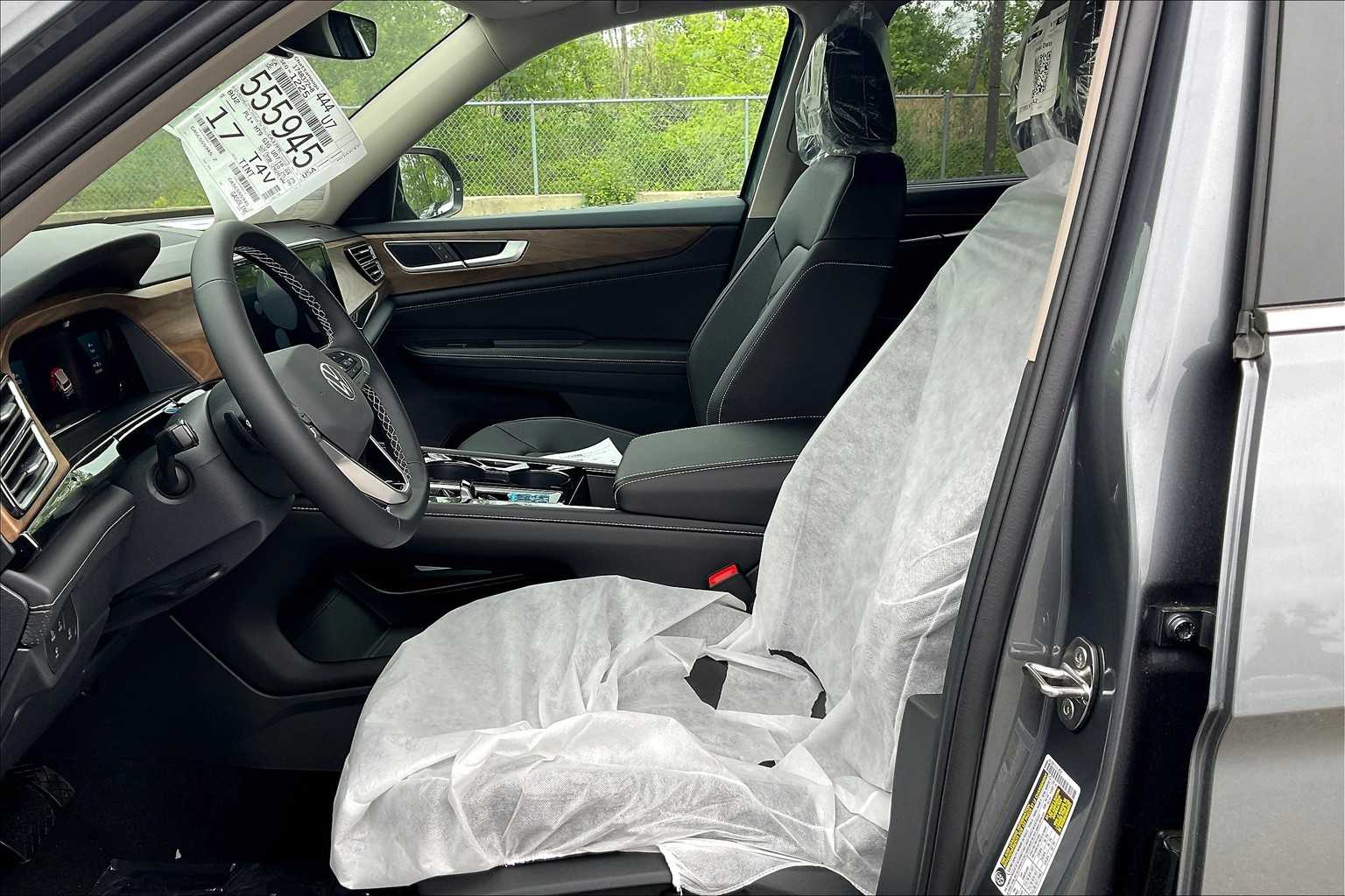 2025 Volkswagen Atlas 2.0T SE w/Technology - Photo 11