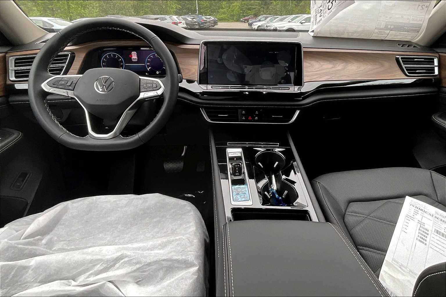 2025 Volkswagen Atlas 2.0T SE w/Technology - Photo 12