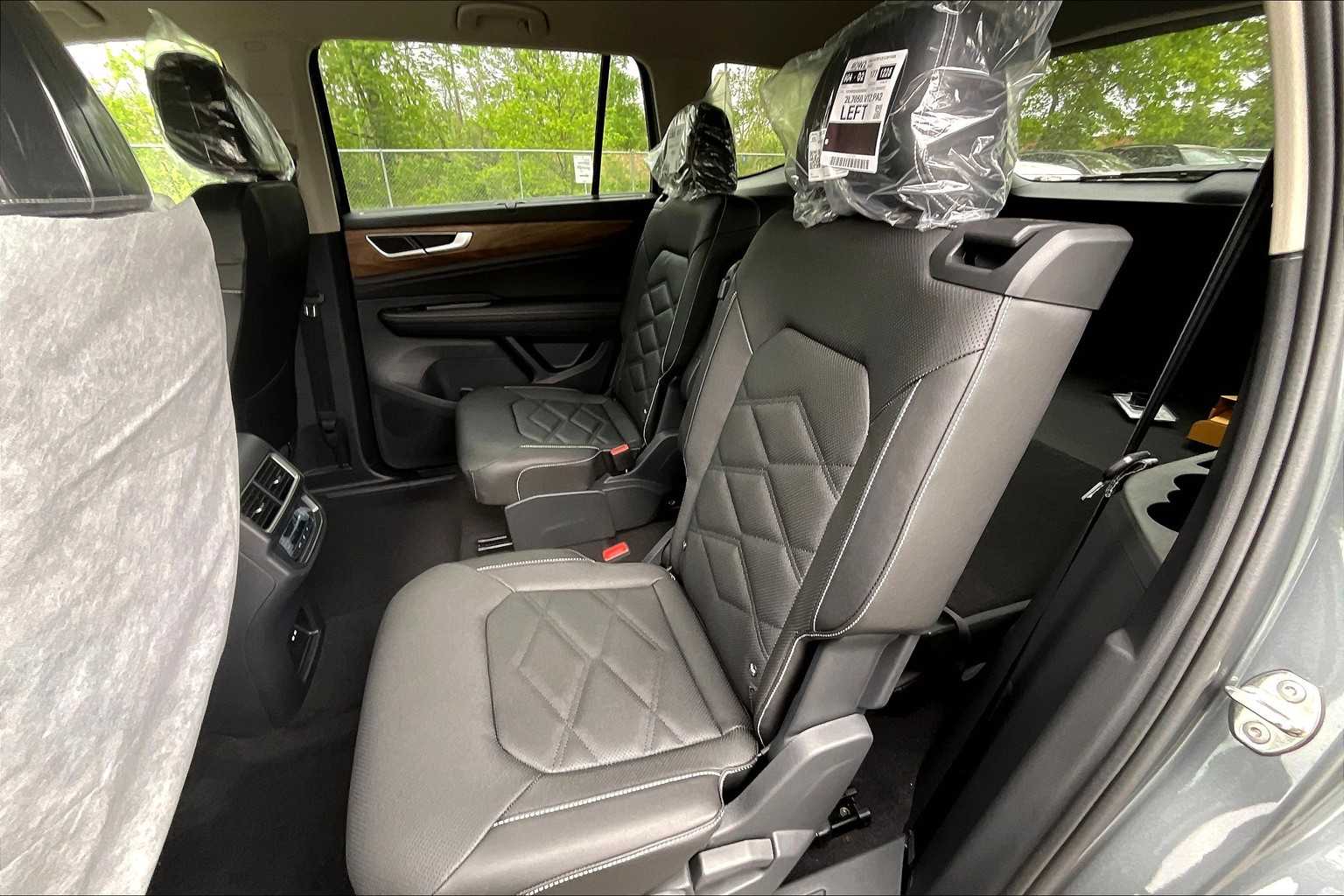 2025 Volkswagen Atlas 2.0T SE w/Technology - Photo 15