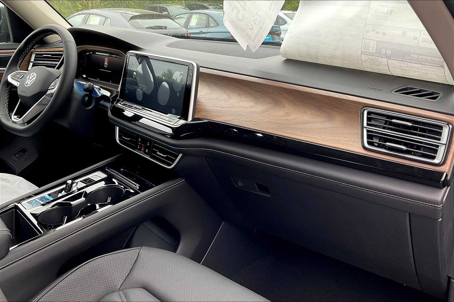 2025 Volkswagen Atlas 2.0T SE w/Technology - Photo 10
