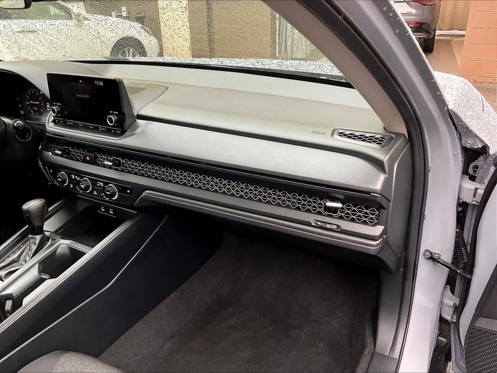 2025 Honda Accord SE - Photo 13