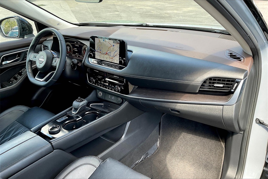 2022 Nissan Rogue Platinum - Photo 14