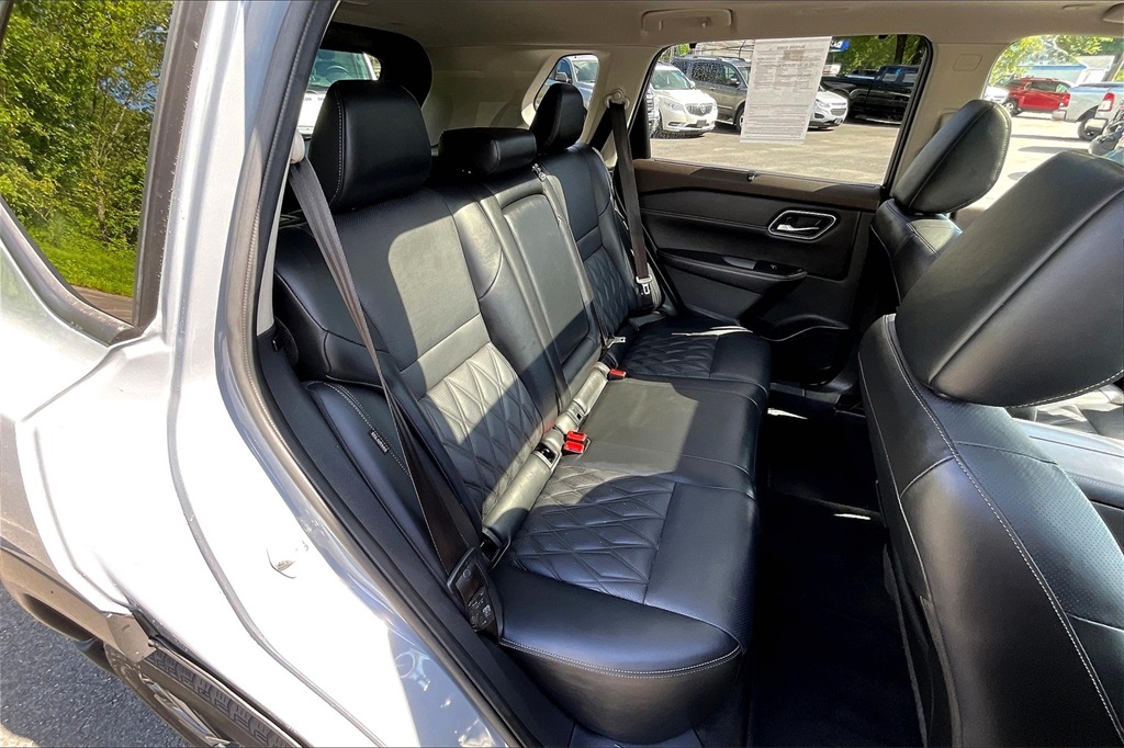 2022 Nissan Rogue Platinum - Photo 19