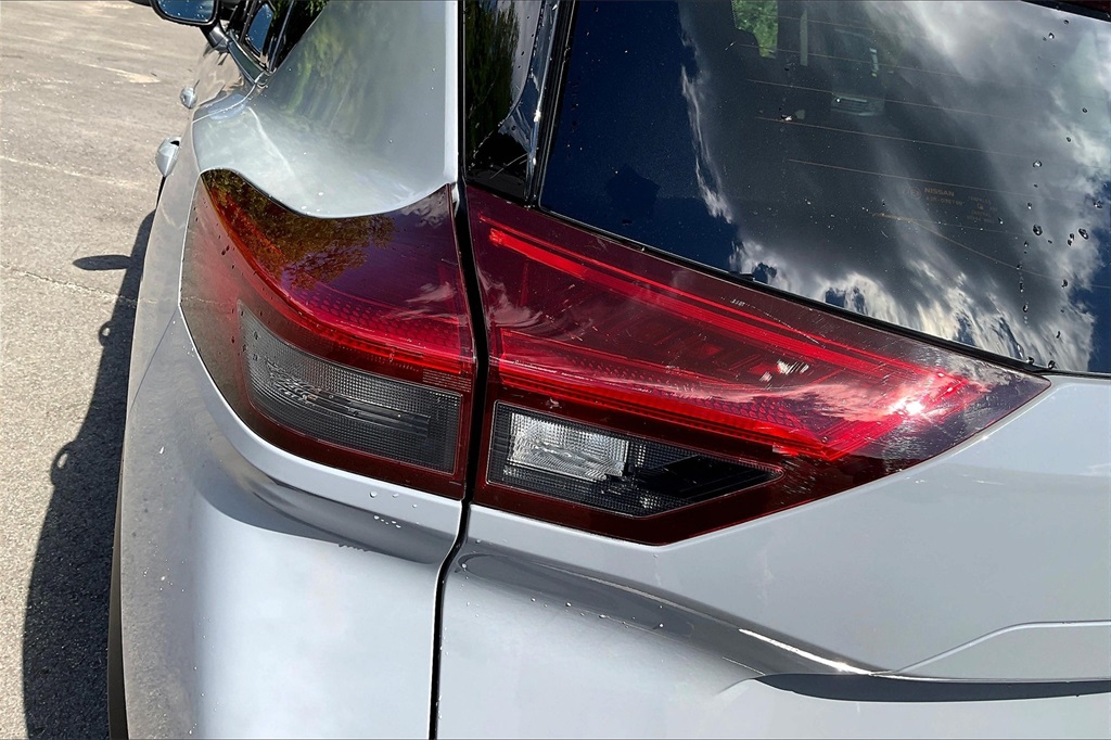 2022 Nissan Rogue Platinum - Photo 31
