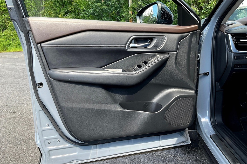 2022 Nissan Rogue Platinum - Photo 9
