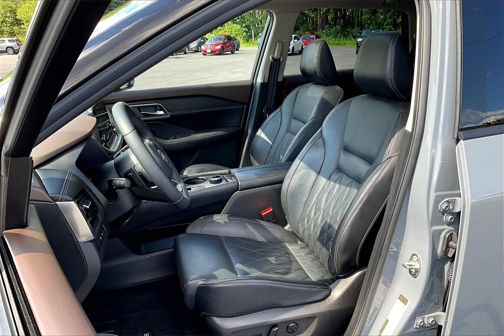 2022 Nissan Rogue Platinum - Photo 10