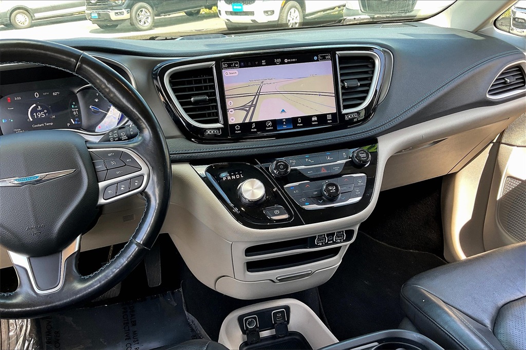2021 Chrysler Pacifica Hybrid Touring L - Photo 18