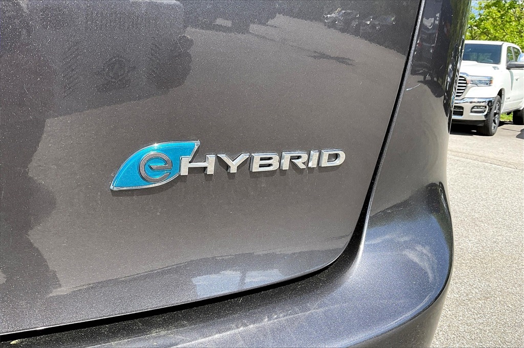 2021 Chrysler Pacifica Hybrid Touring L - Photo 26