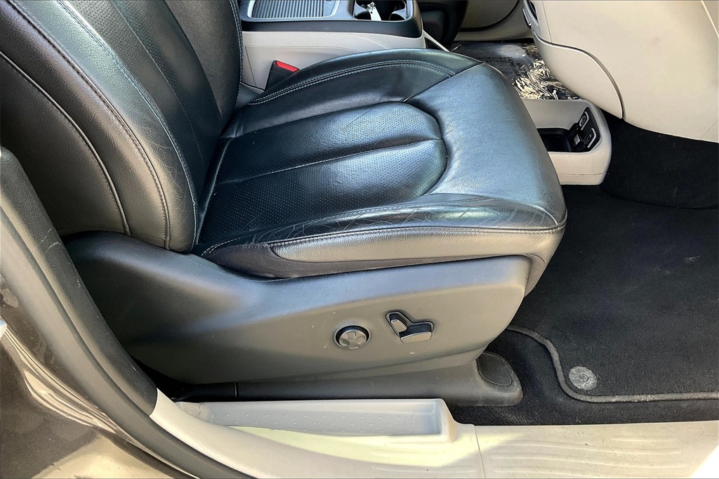 2021 Chrysler Pacifica Hybrid Touring L - Photo 36