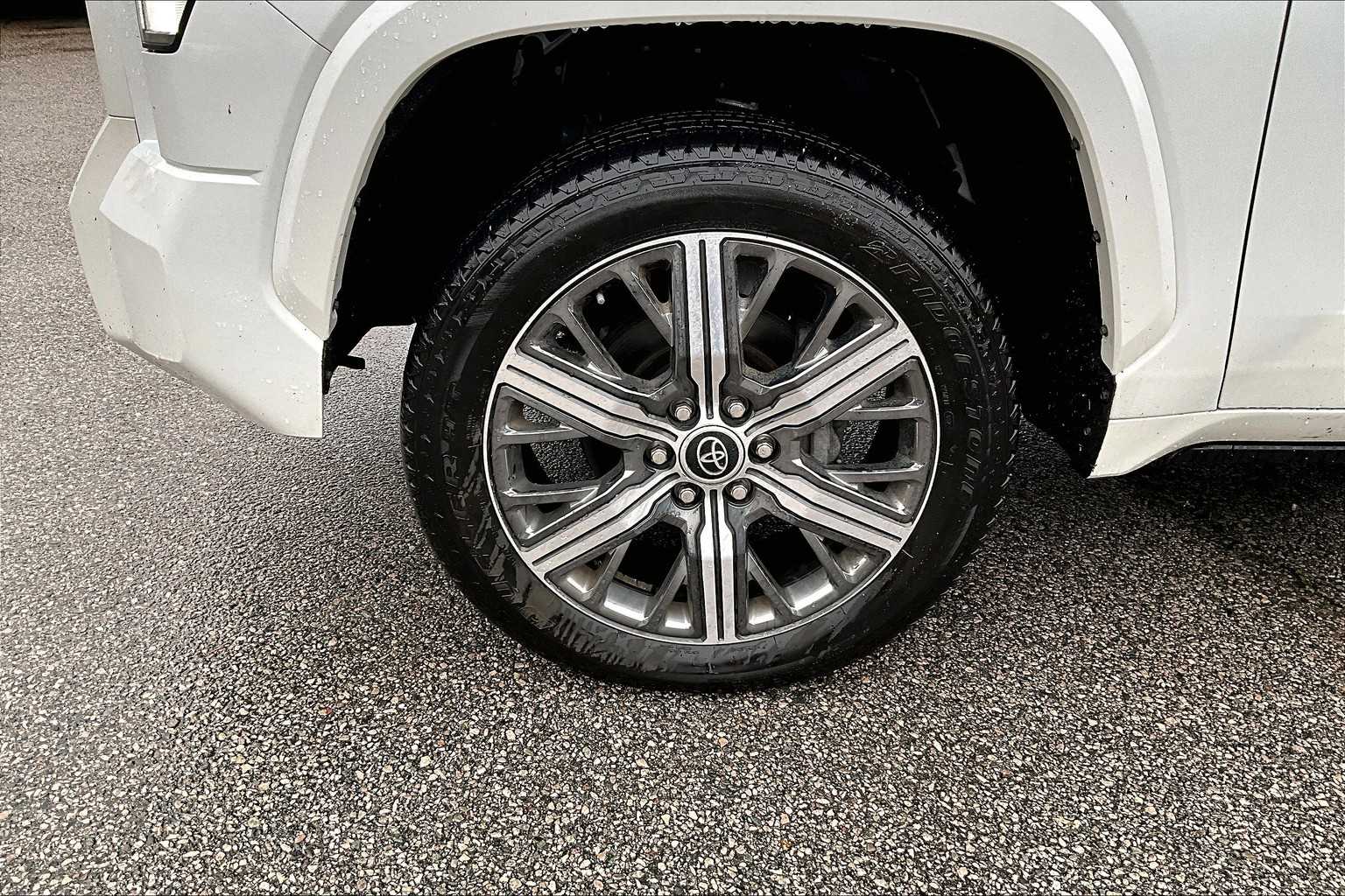 2022 Toyota Tundra Capstone Hybrid - Photo 4