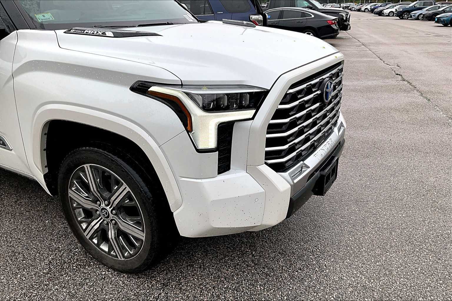 2022 Toyota Tundra Capstone Hybrid - Photo 5