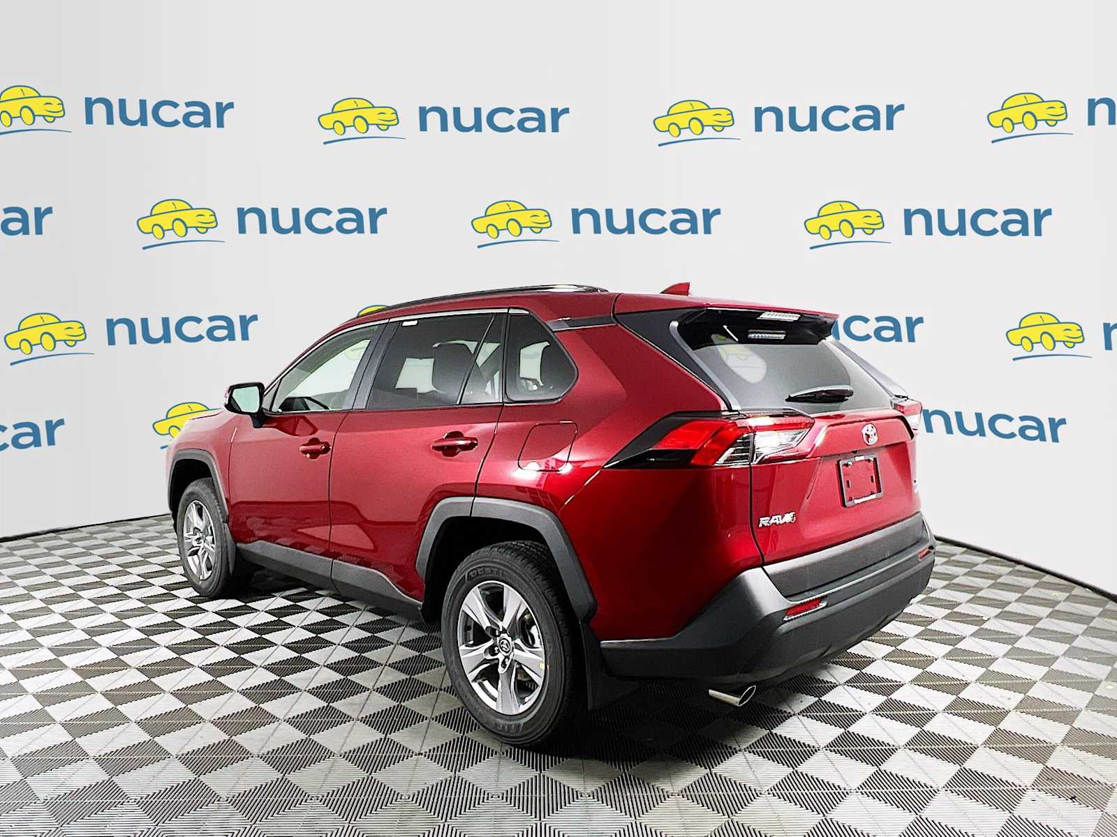 2025 Toyota RAV4 XLE - Photo 4