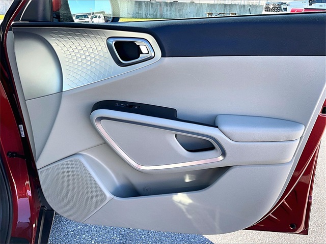 2023 Kia Soul LX - Photo 12