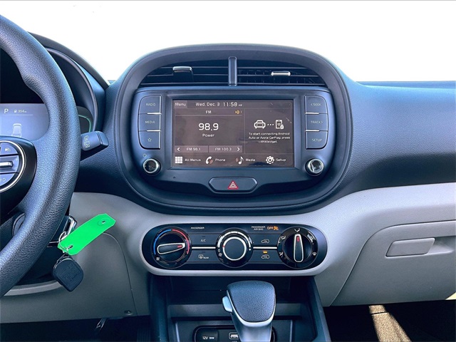 2023 Kia Soul LX - Photo 17