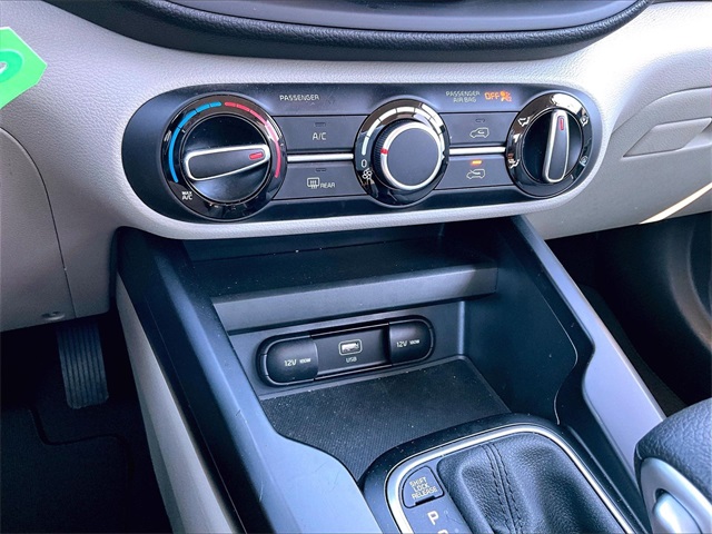 2023 Kia Soul LX - Photo 22