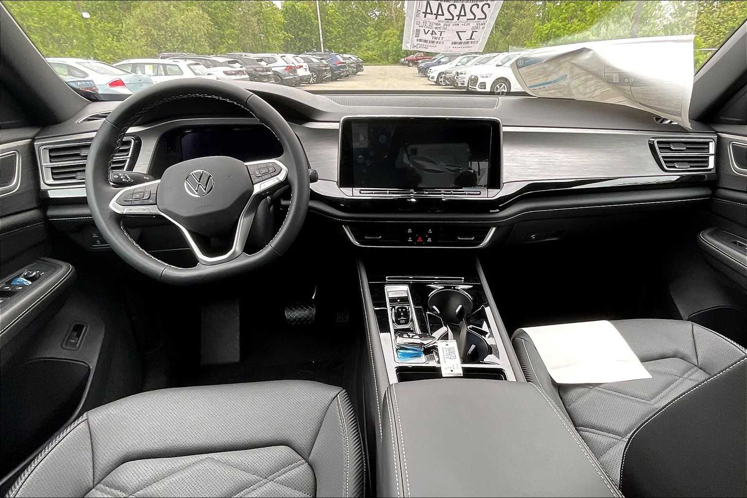 2025 Volkswagen Atlas Cross Sport 2.0T SE w/Technology - Photo 12