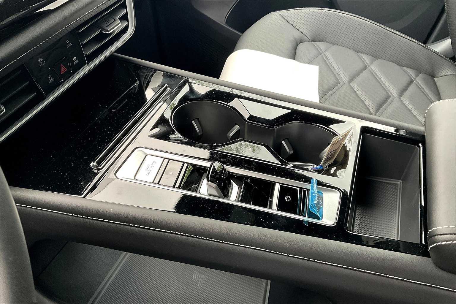 2025 Volkswagen Atlas Cross Sport 2.0T SE w/Technology - Photo 14