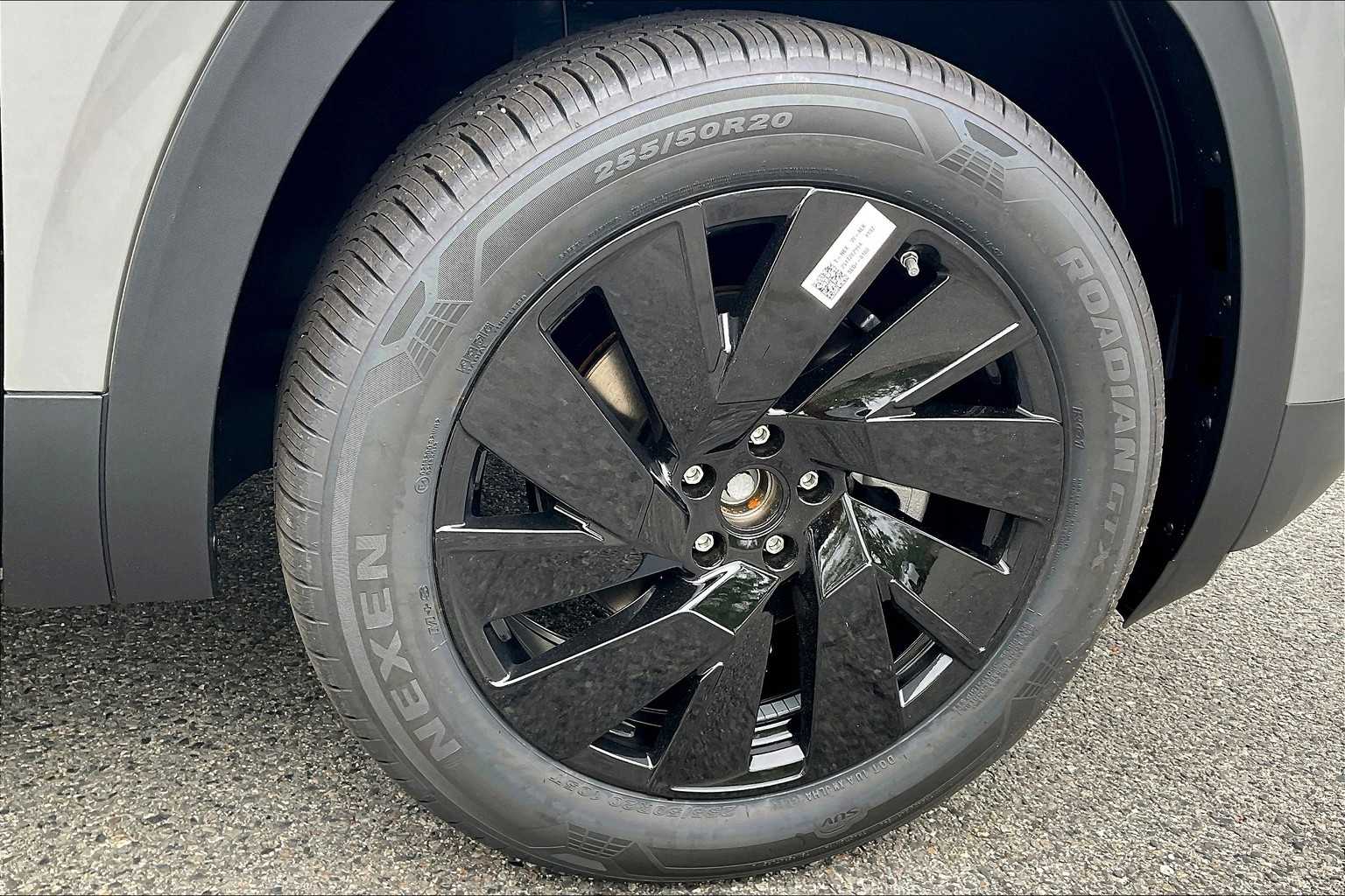 2025 Volkswagen Atlas Cross Sport 2.0T SE w/Technology - Photo 8
