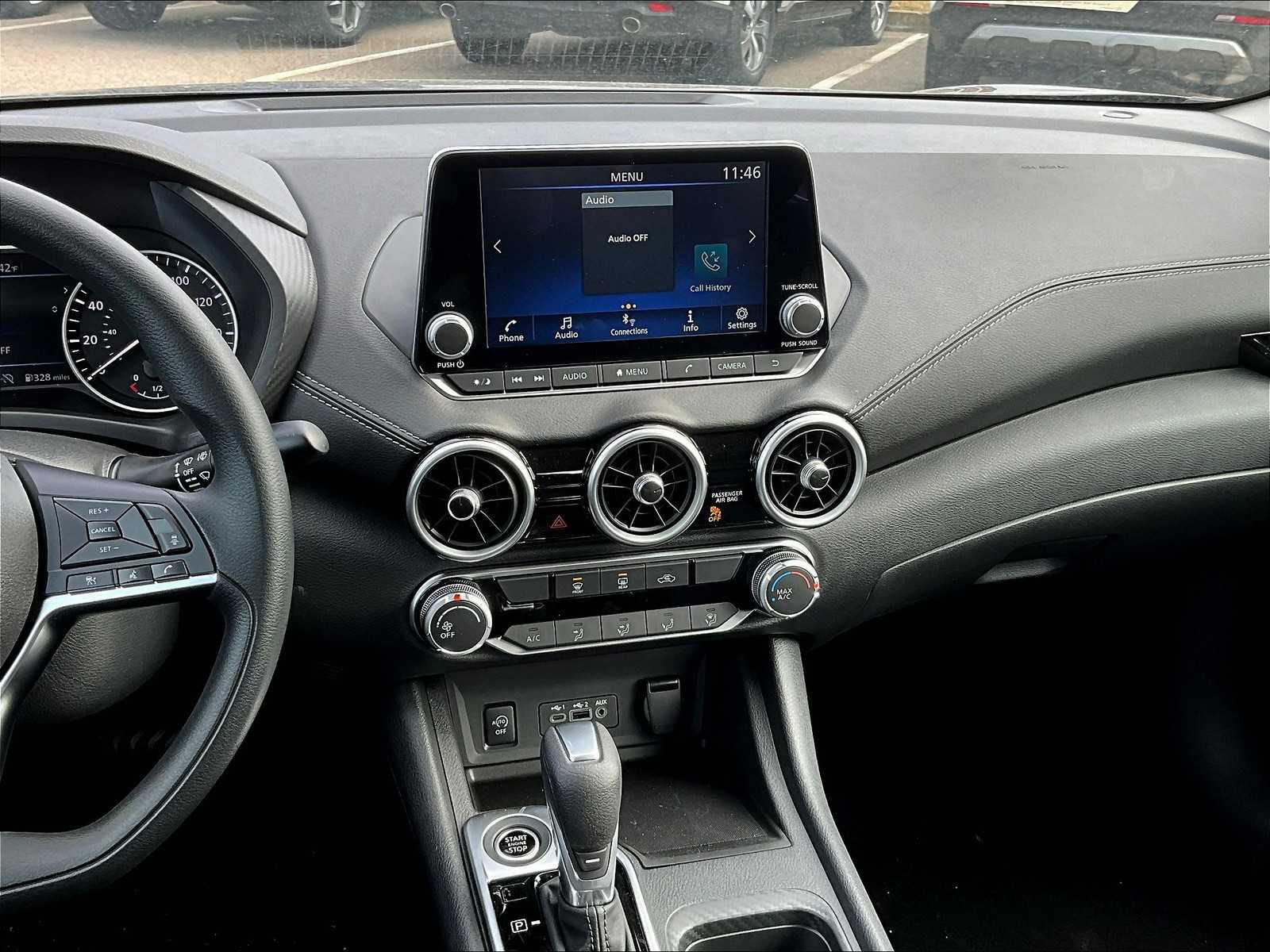 2025 Nissan Sentra SV - Photo 13