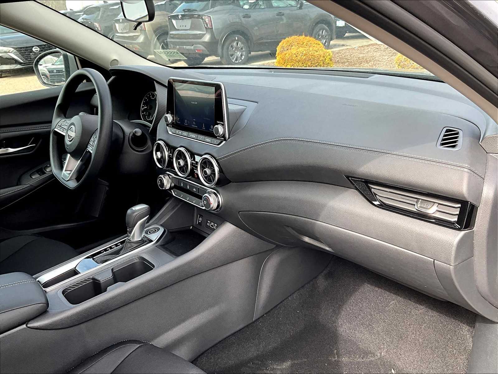 2025 Nissan Sentra SV - Photo 10