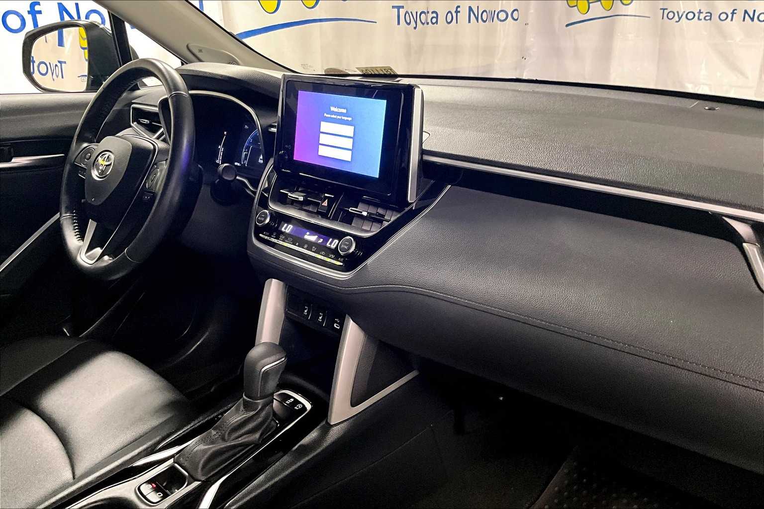 2023 Toyota Corolla Cross XLE - Photo 14