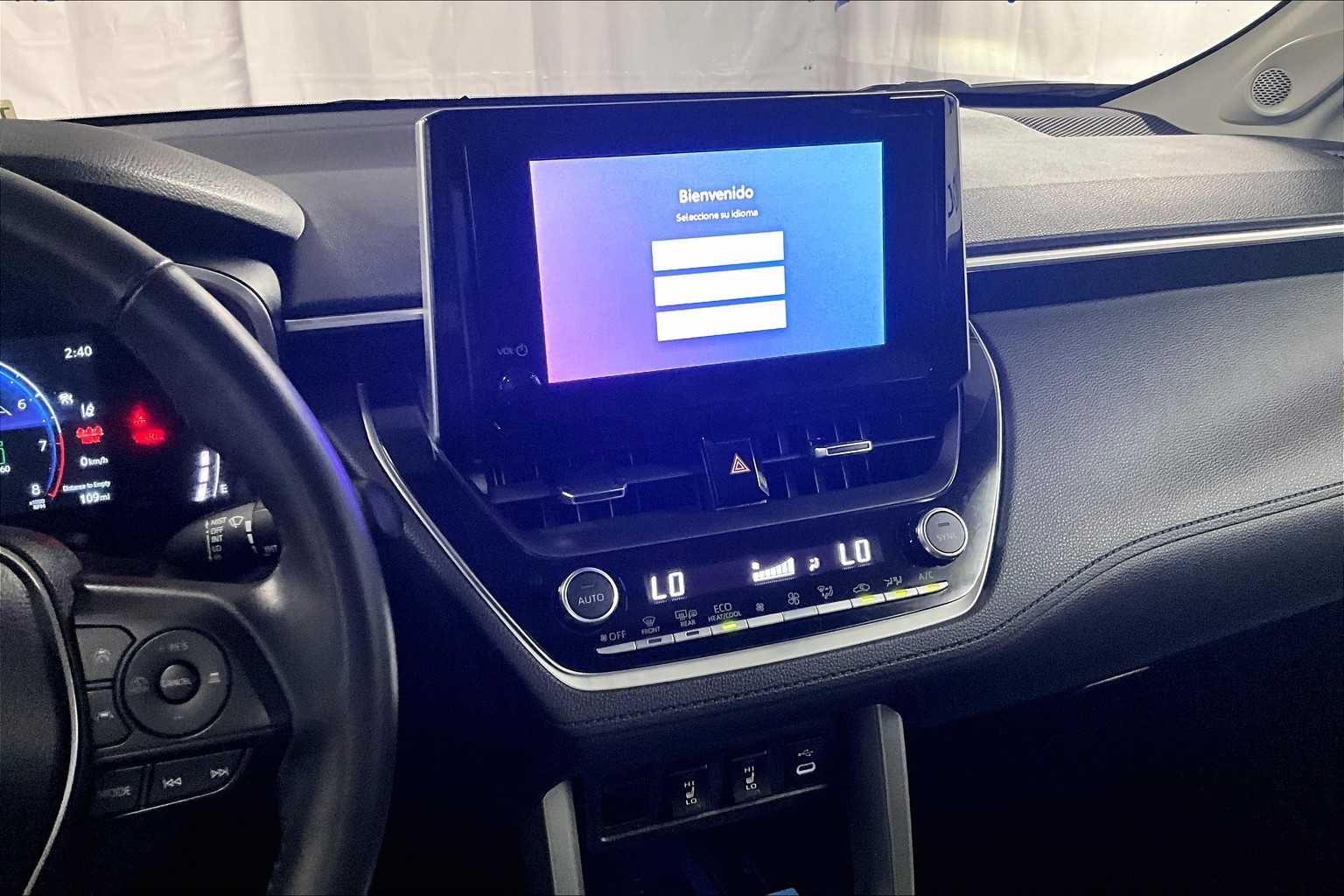 2023 Toyota Corolla Cross XLE - Photo 18
