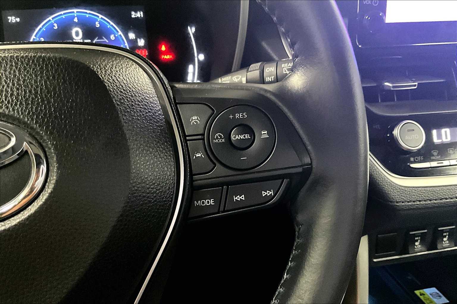 2023 Toyota Corolla Cross XLE - Photo 24