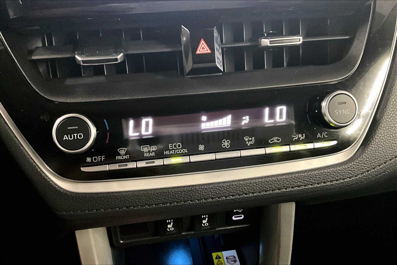 2023 Toyota Corolla Cross XLE - Photo 26
