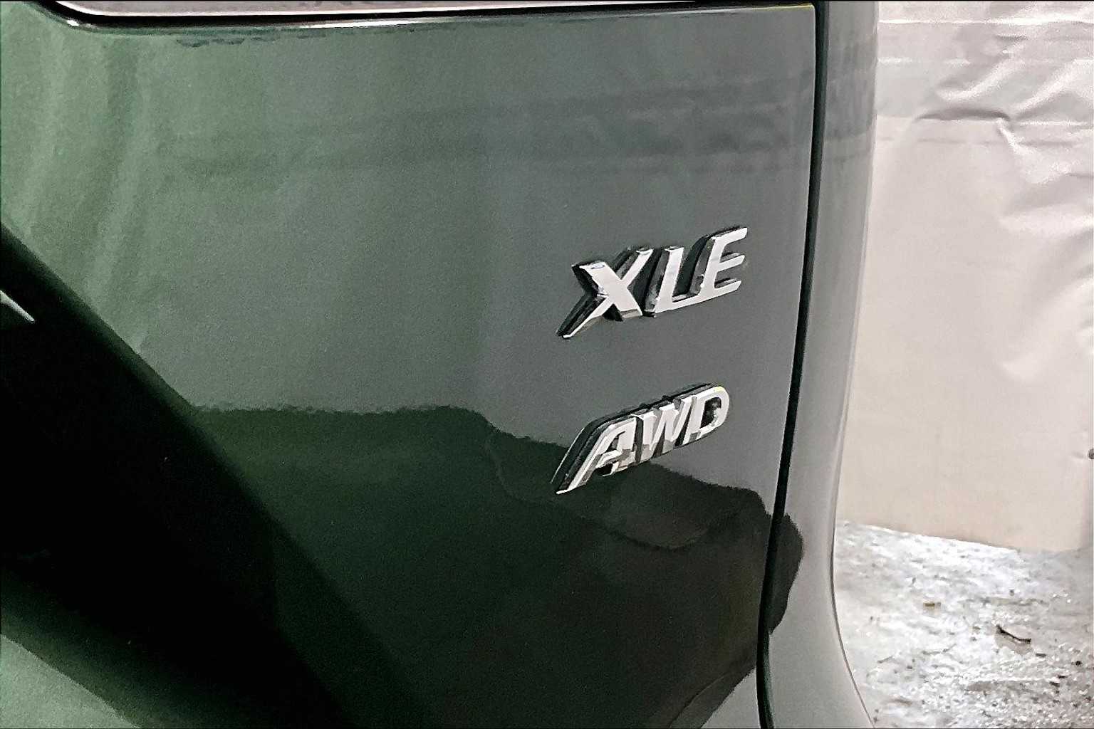 2023 Toyota Corolla Cross XLE - Photo 29