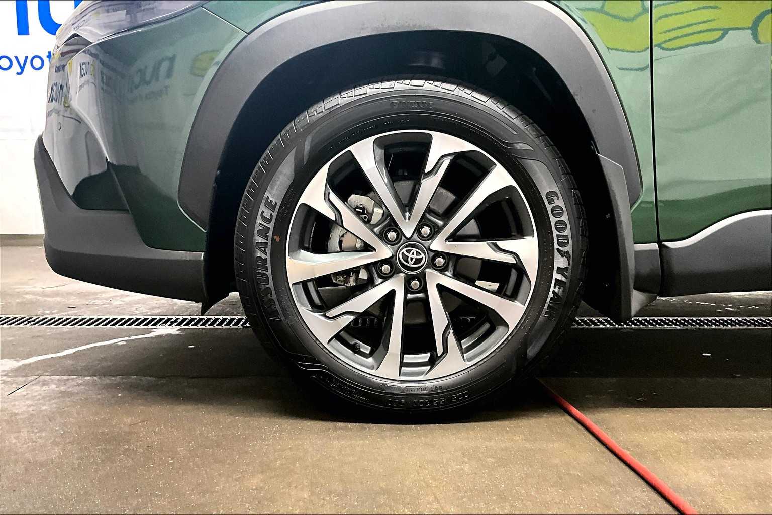 2023 Toyota Corolla Cross XLE - Photo 7