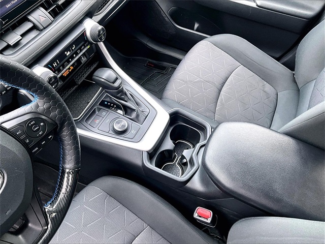 2019 Toyota RAV4 Hybrid XLE - Photo 15