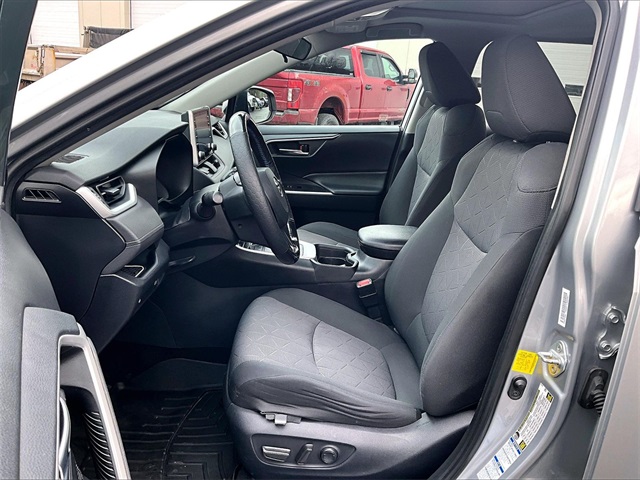 2019 Toyota RAV4 Hybrid XLE - Photo 21