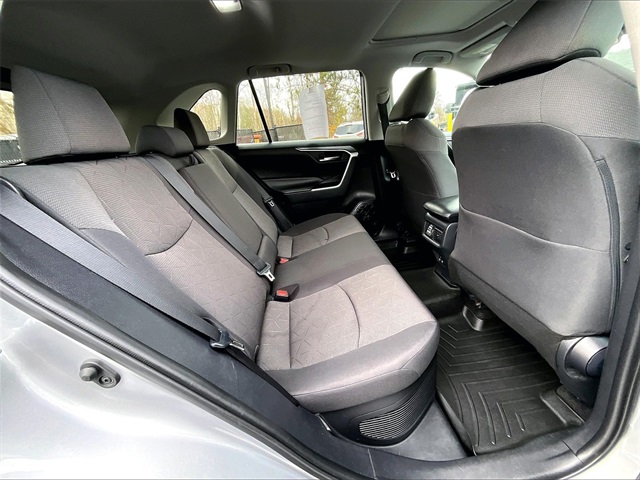 2019 Toyota RAV4 Hybrid XLE - Photo 23