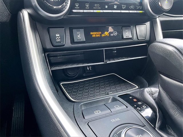 2019 Toyota RAV4 Hybrid XLE - Photo 28