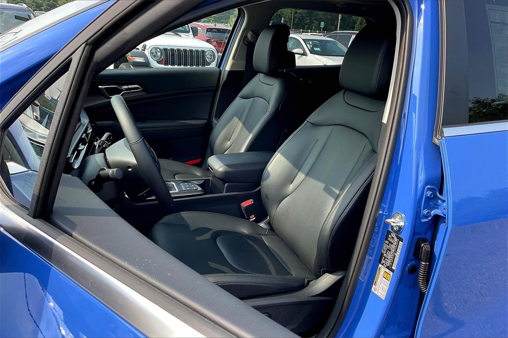 2026 Kia Sportage EX - Photo 11