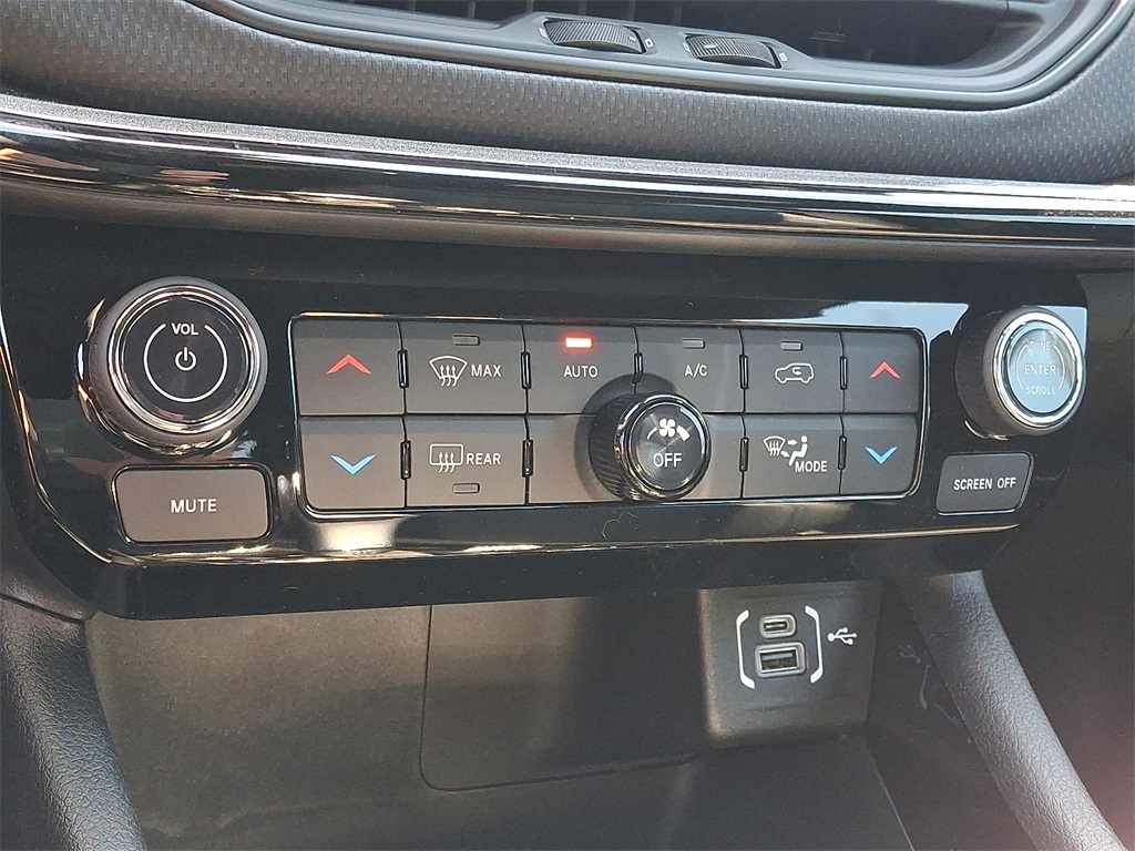 2025 Jeep Compass Limited - Photo 12
