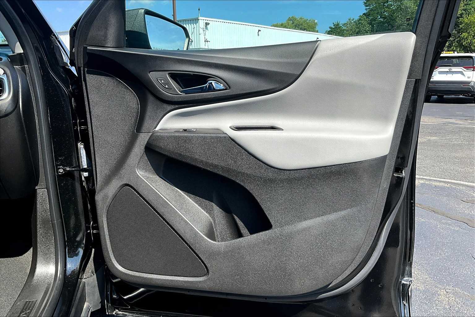 2022 Chevrolet Equinox LS - Photo 12