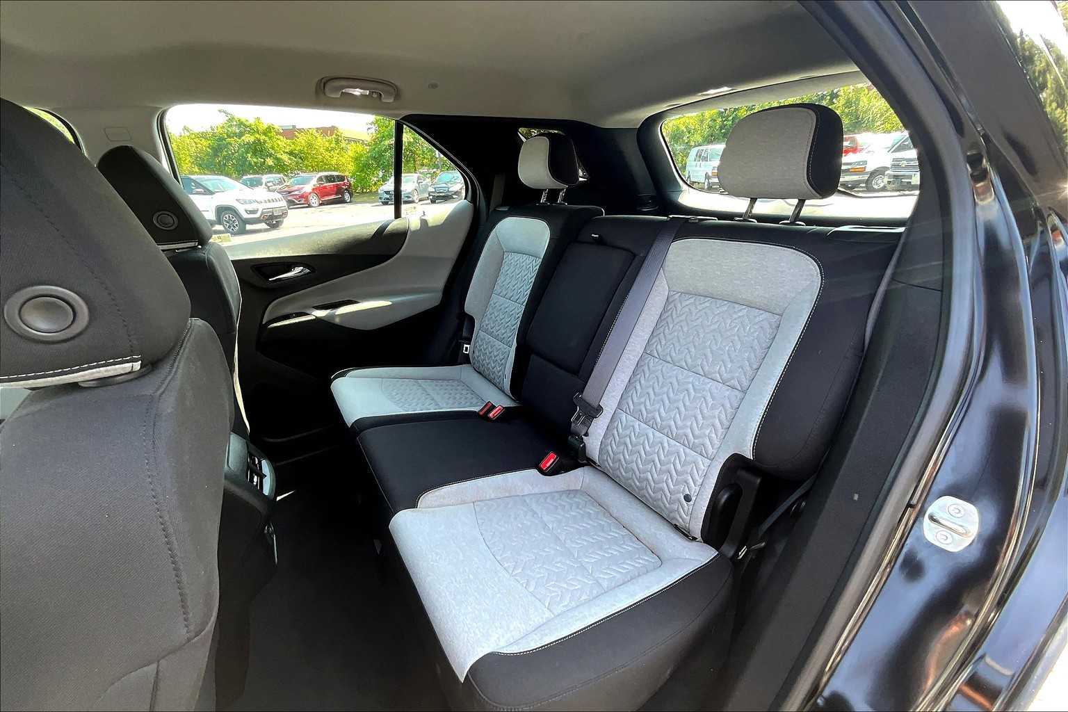 2022 Chevrolet Equinox LS - Photo 14
