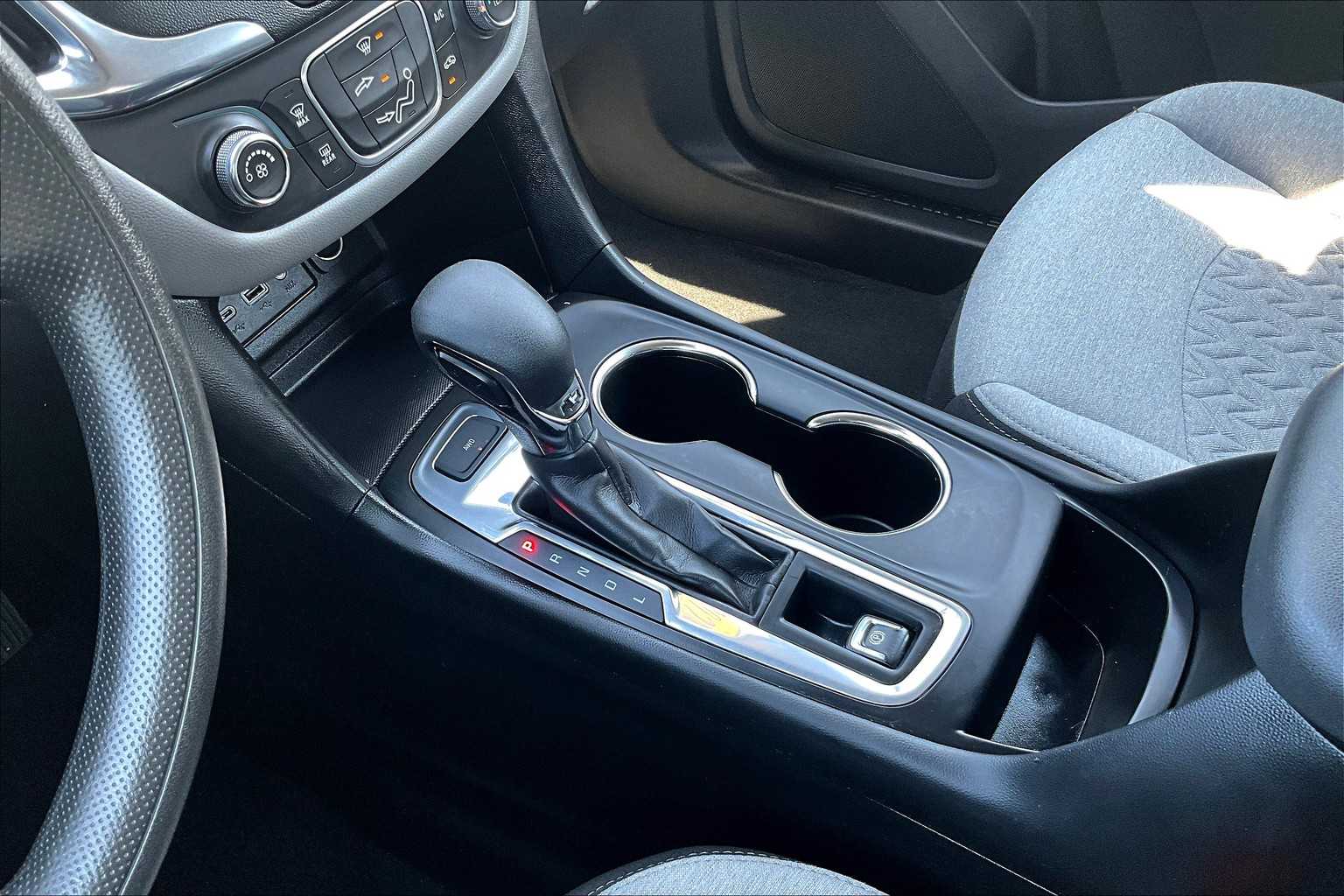 2022 Chevrolet Equinox LS - Photo 19