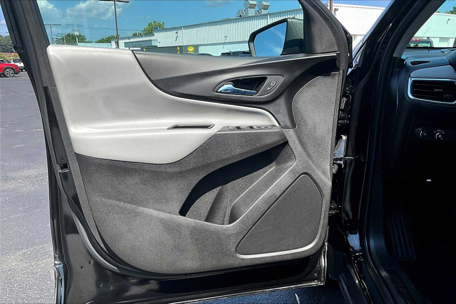 2022 Chevrolet Equinox LS - Photo 9